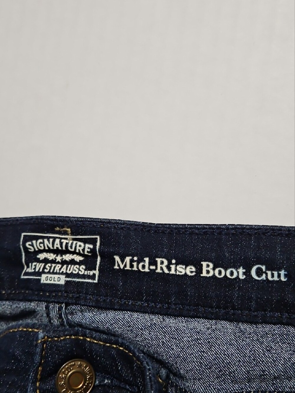Levi's Dark Blue Mid Rise Bootcut Women's Stretch Jeans Size 20S 35x30 - Picture 4 of 13